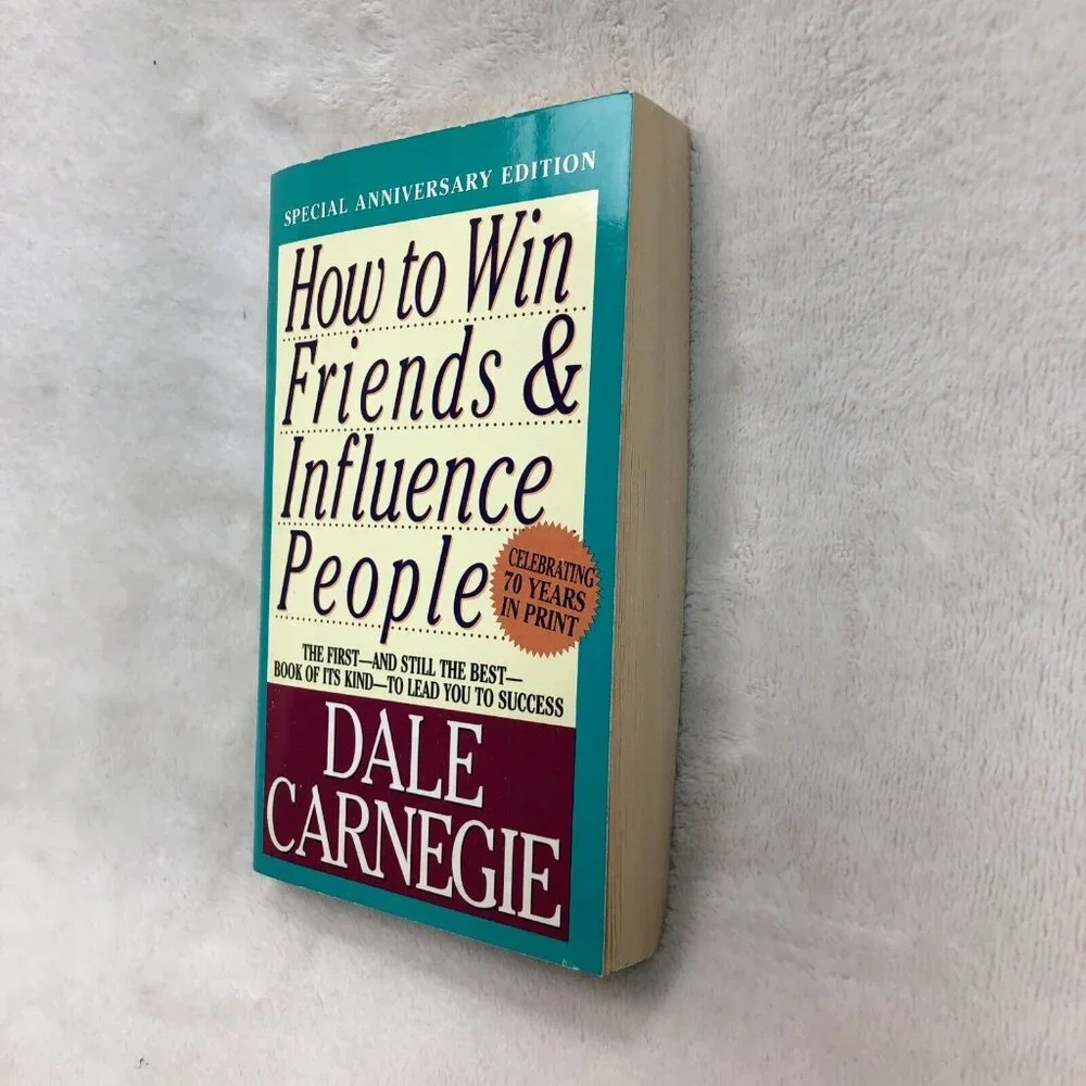 How to Win Friends & Influence People by Dale Carnegie Paperback Book - Picture 1 of 4